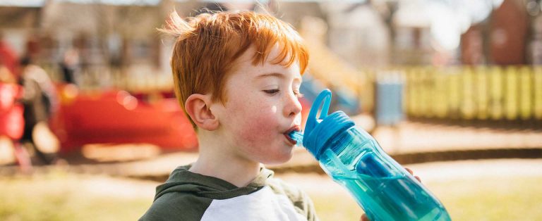 How to Keep Kids Hydrated During Outdoor Play in Summer
