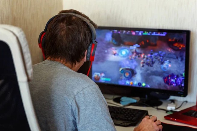 Why Online Gaming Appeals to Fans of Interactive Entertainment
