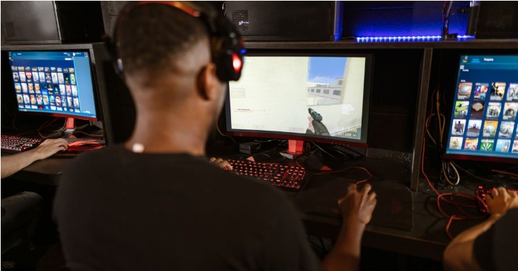 What Makes Online Gaming Communities Strong and Active