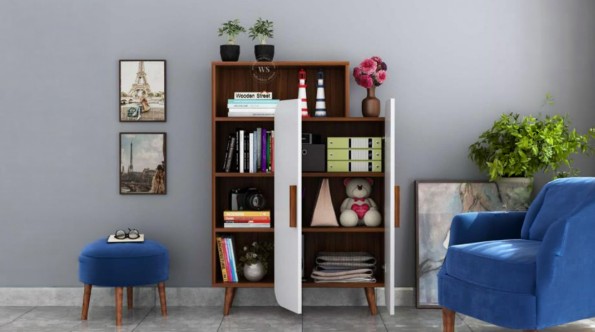 How This Streamlined Wall Layout Creates Instant Room Symmetry