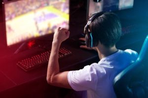 How Online Gaming Platforms Use Design to Make Complex Features Easier to Follow